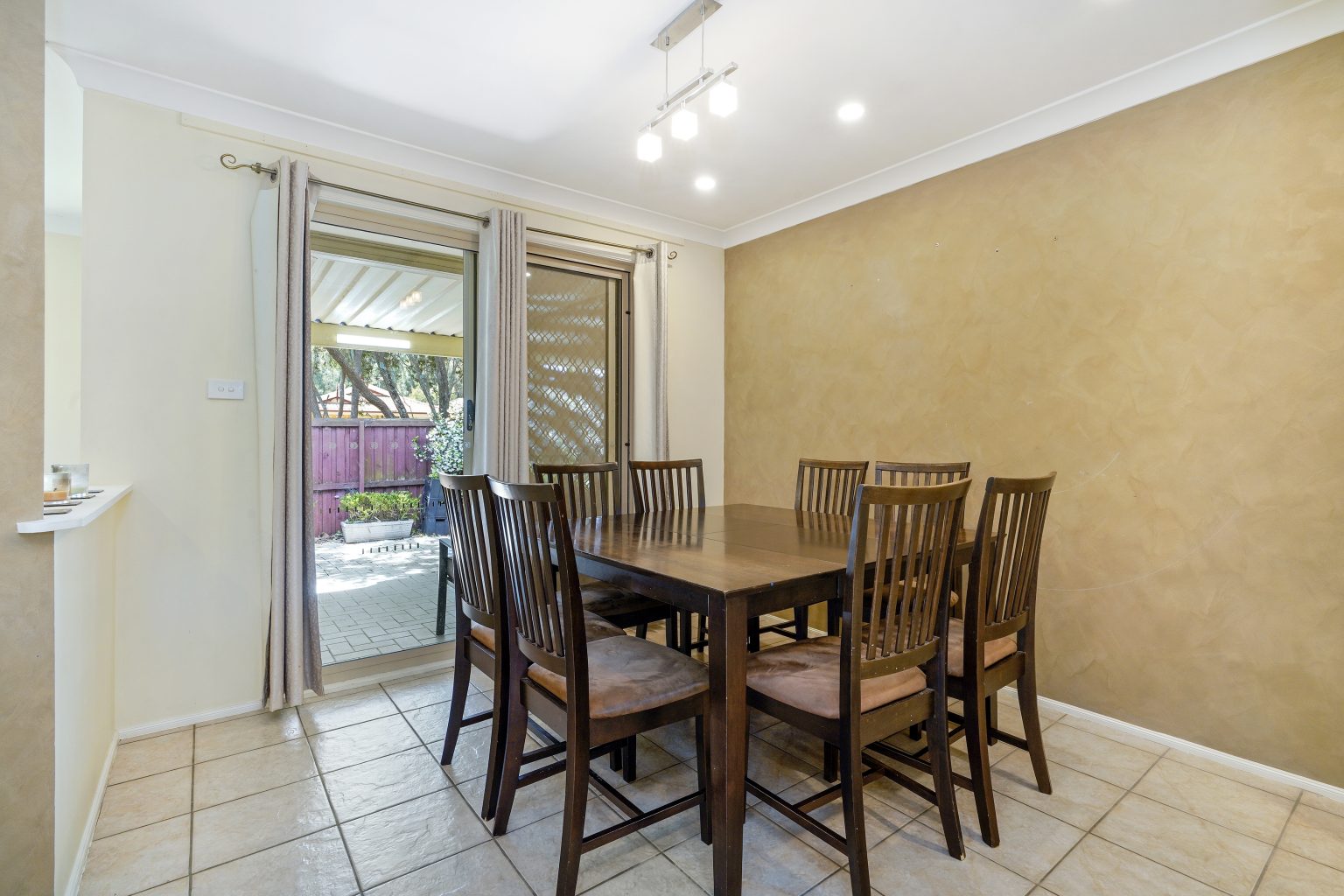 66 Bugong St, Prestons NSW 2170 – photo 3 of 10
