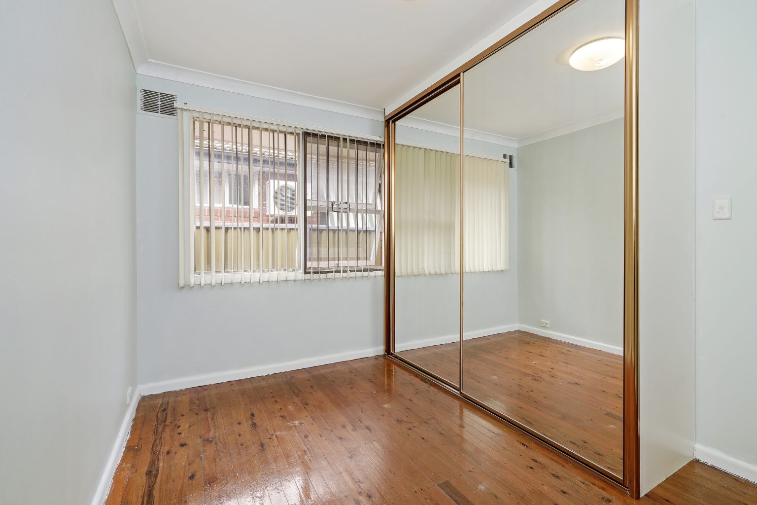 25 Vincent Ave, Liverpool NSW 2170 – photo 5 of 7