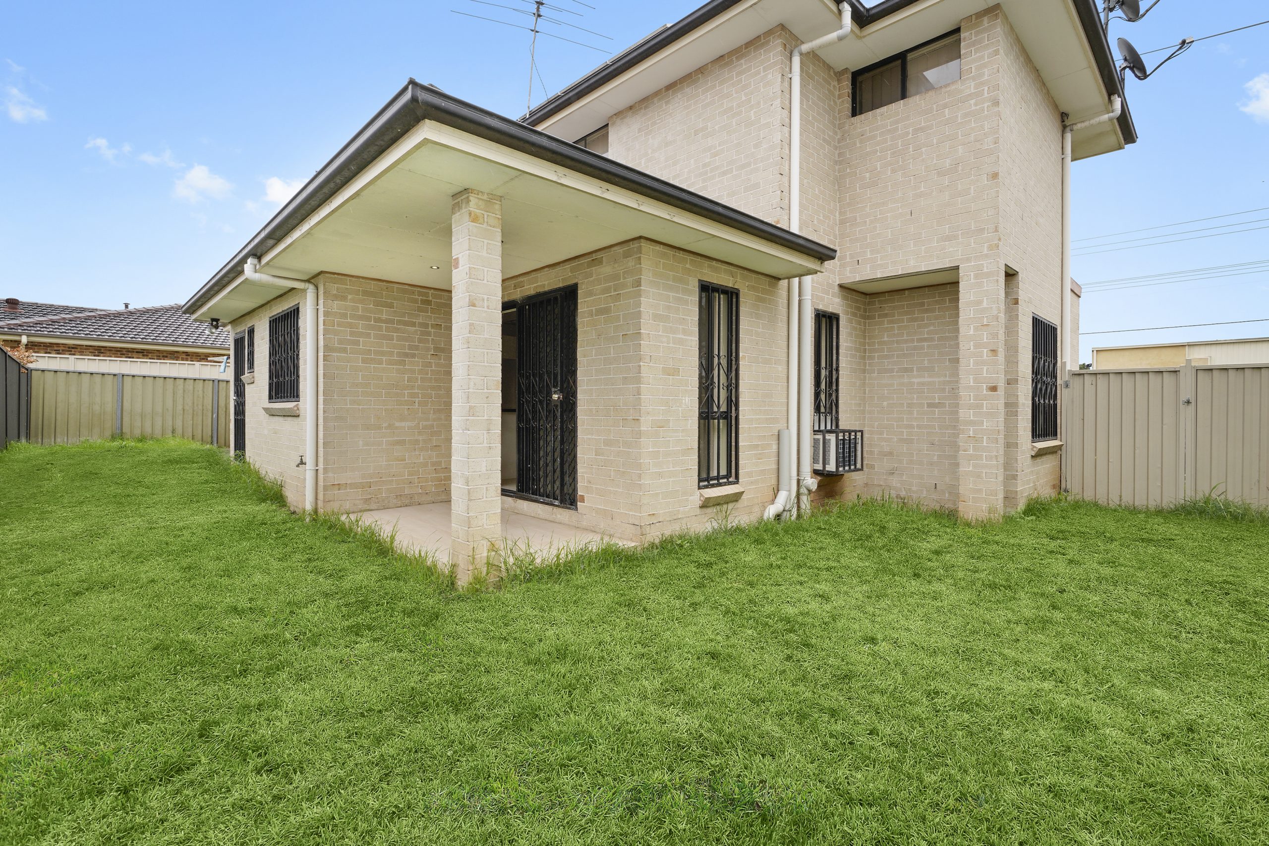 2A Canberra Ave Casula NSW 2170