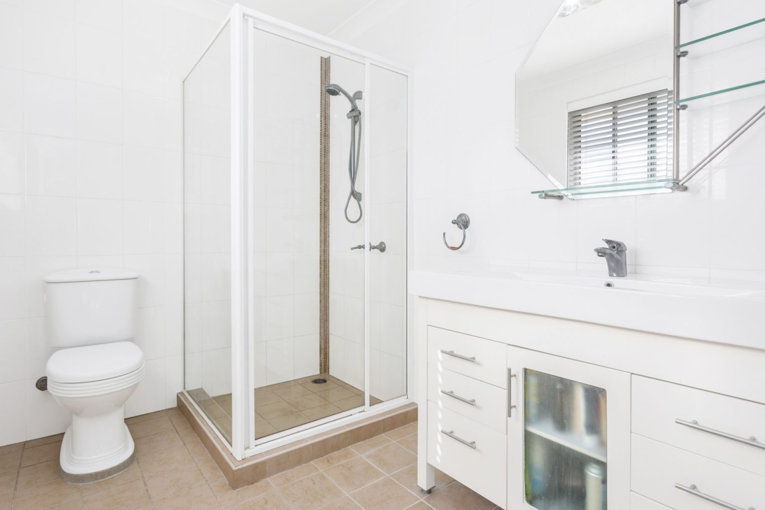 2 Baguette Close, Casula NSW 2170 – photo 8 of 14