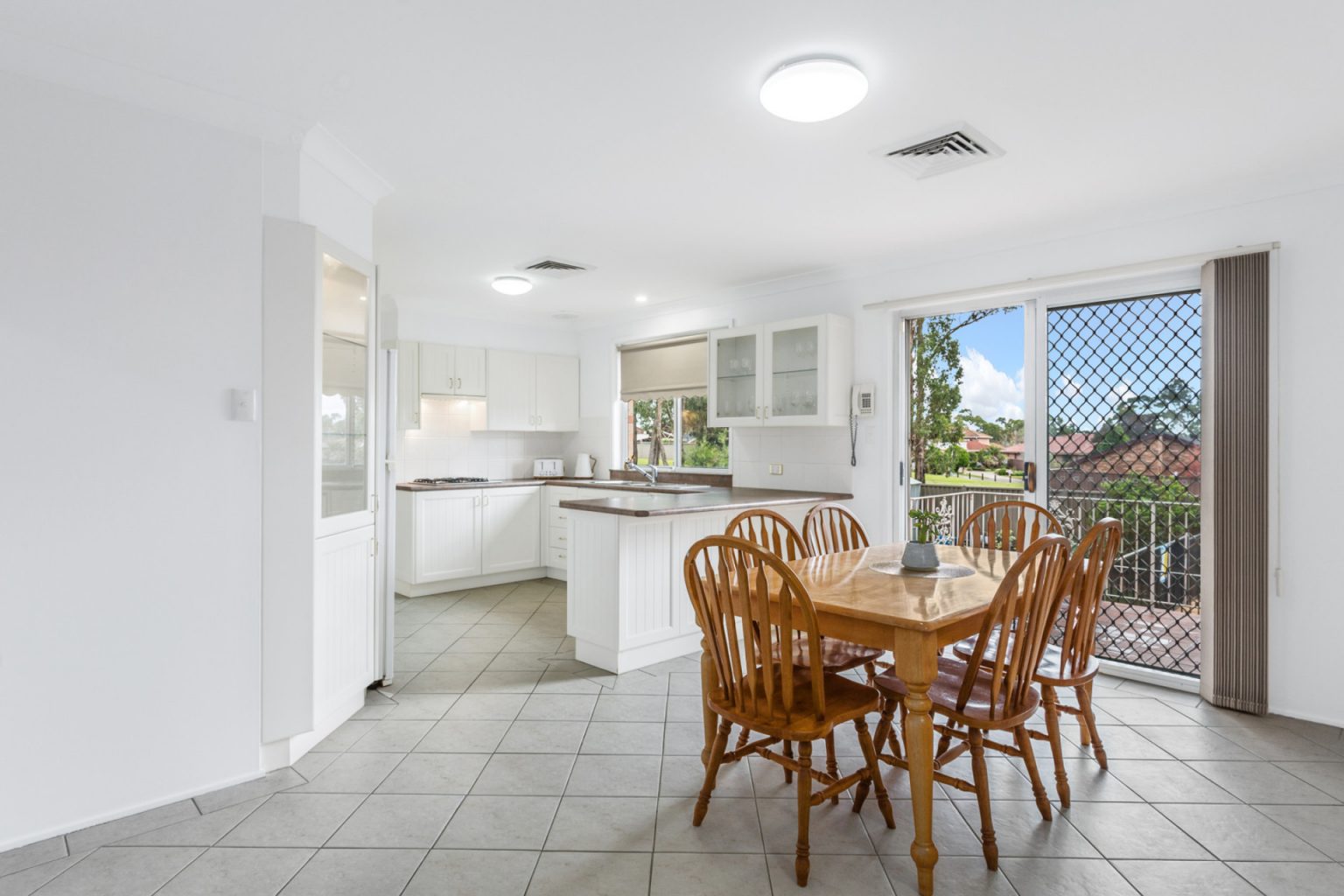 2 Baguette Close, Casula NSW 2170 – photo 6 of 14