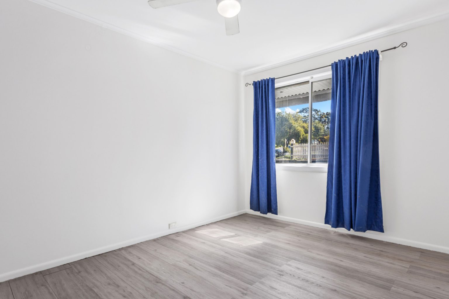93 Heckenberg Avenue, Sadleir NSW 2168 – photo 6 of 12