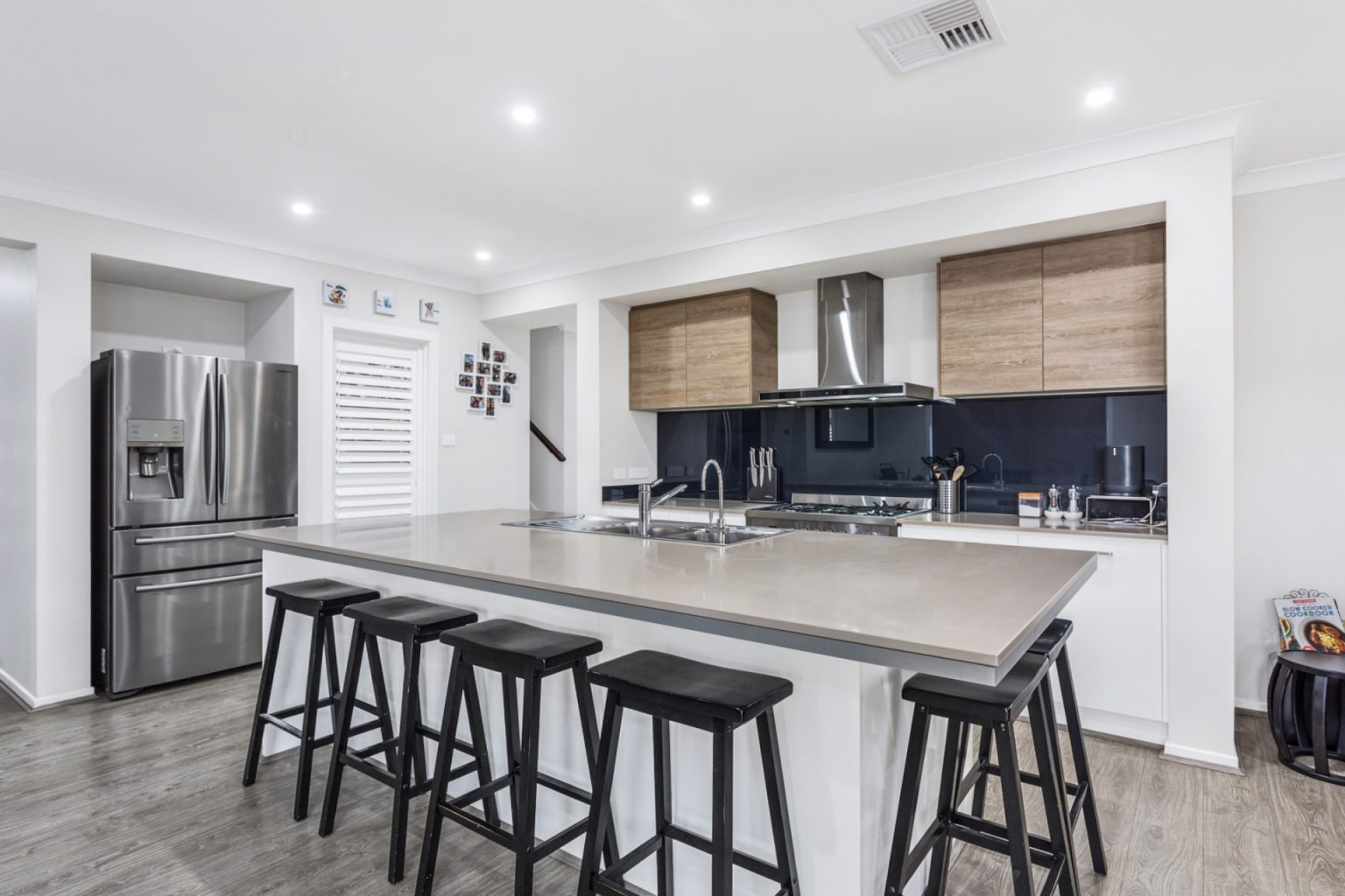 8 Passiflora Avenue, Denham Court NSW 2565 – photo 4 of 12