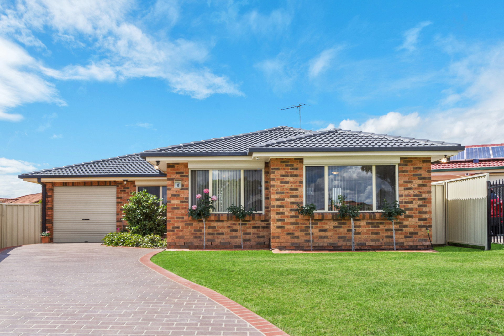 10 Gosling Avenue Green Valley NSW 2168 AUS