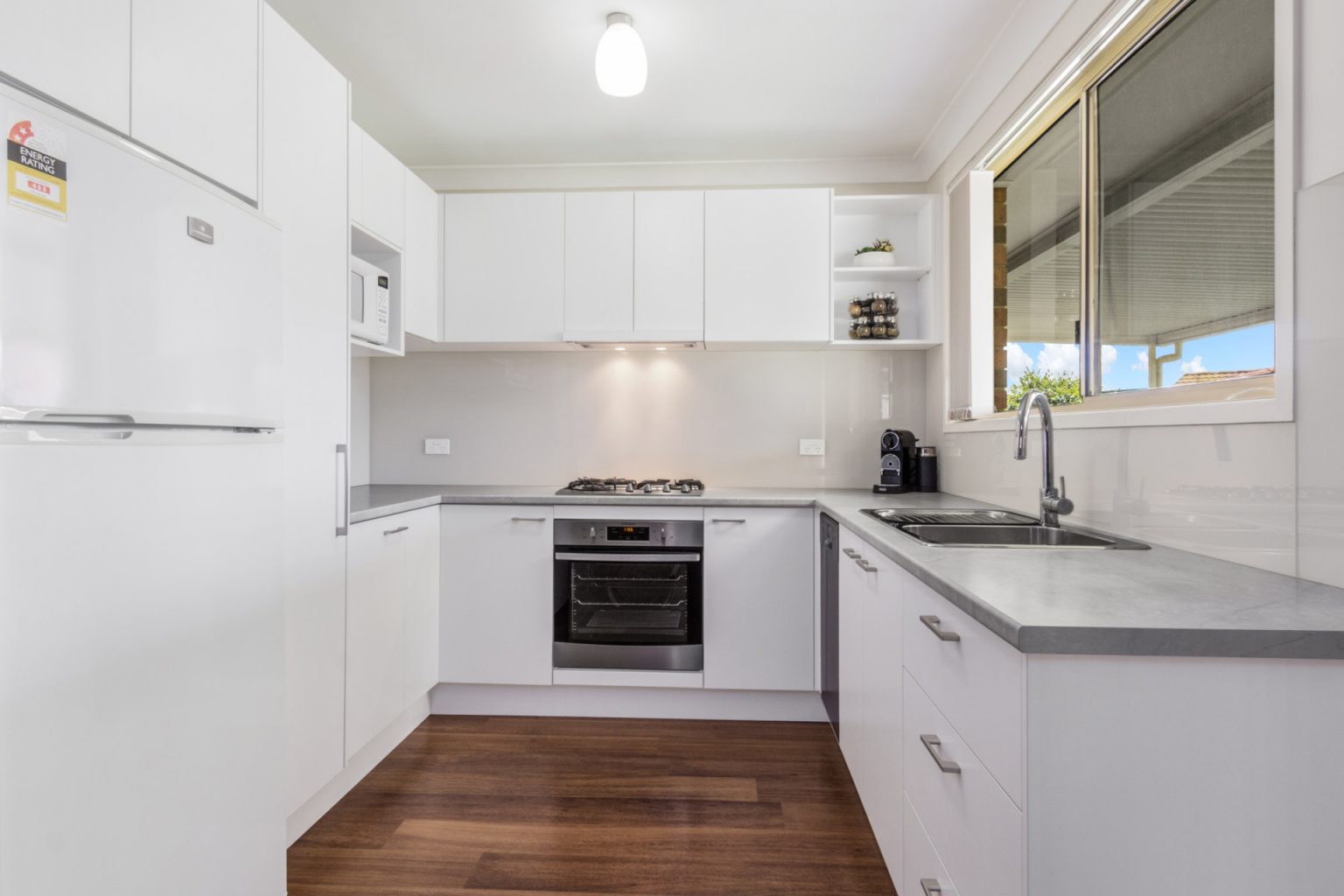 10 Gosling Avenue, Green Valley NSW 2168 – photo 4 of 10