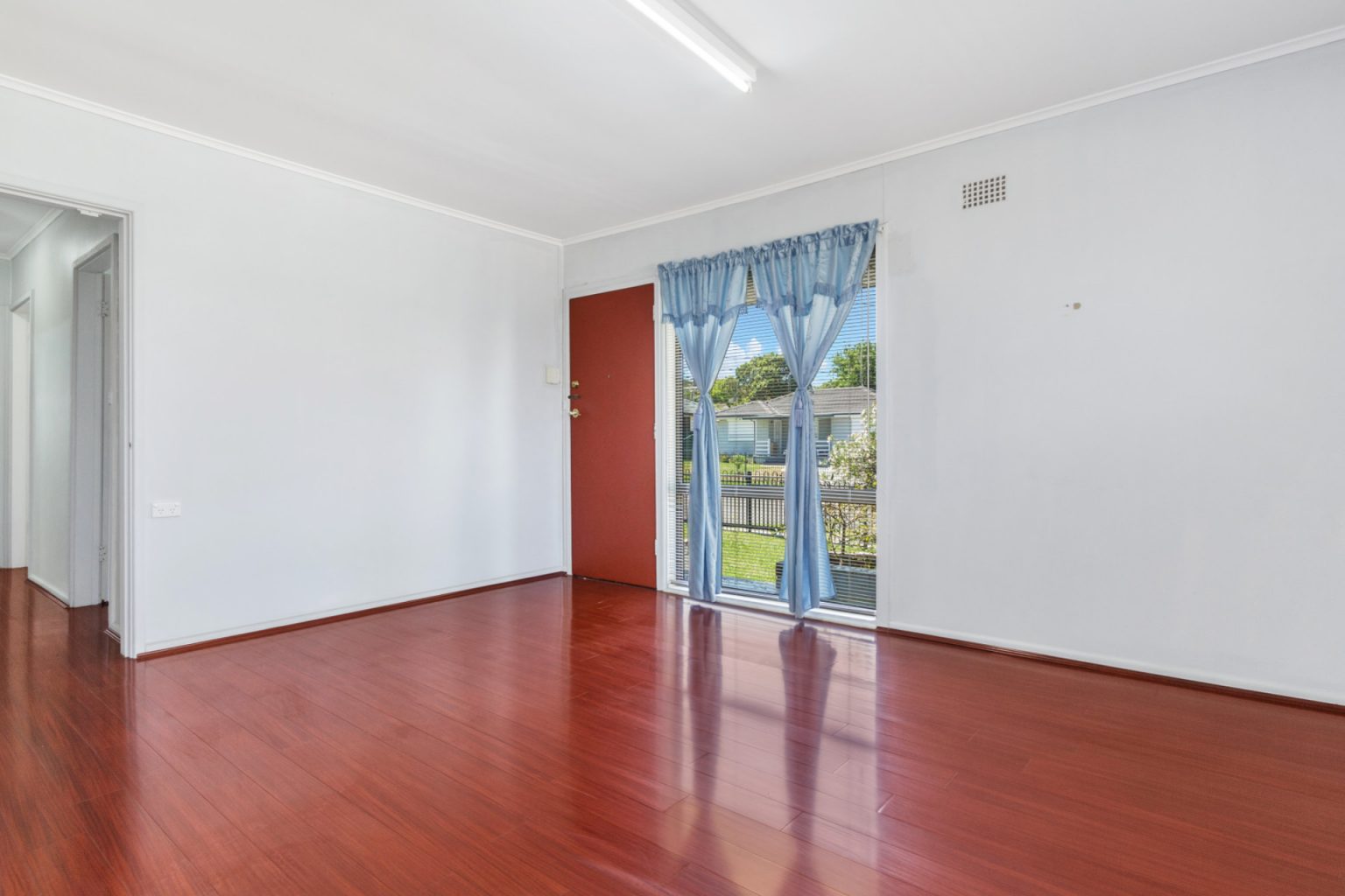 32 Strickland Crescent, Ashcroft NSW 2168 – photo 4 of 12