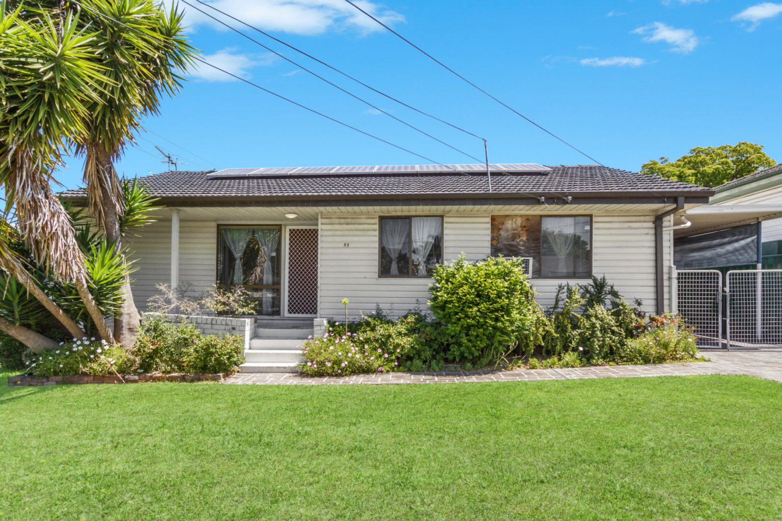 32 Strickland Crescent, Ashcroft NSW 2168 – photo 3 of 12