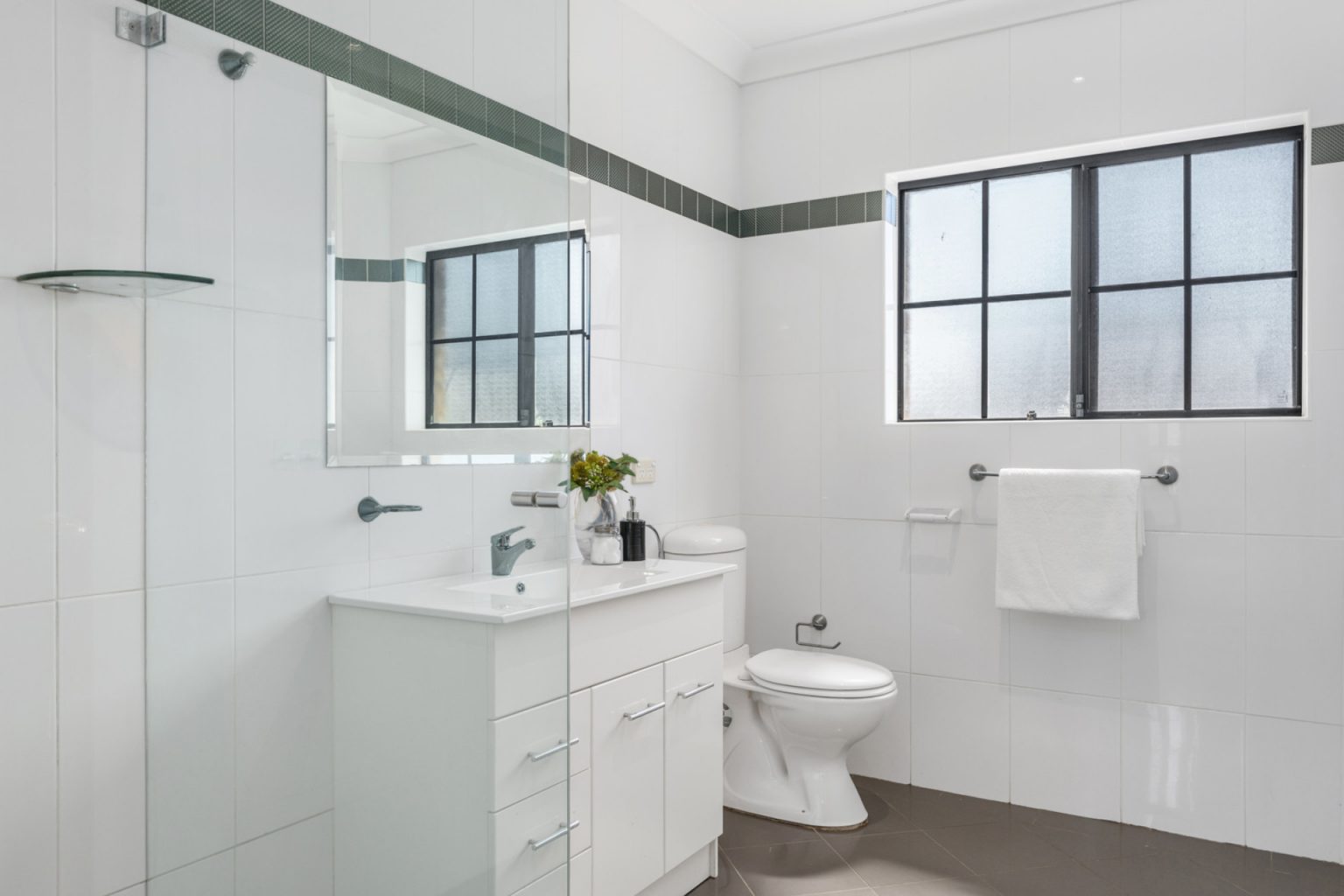 68a Hoddle Avenue, Campbelltown NSW 2560 – photo 10 of 13