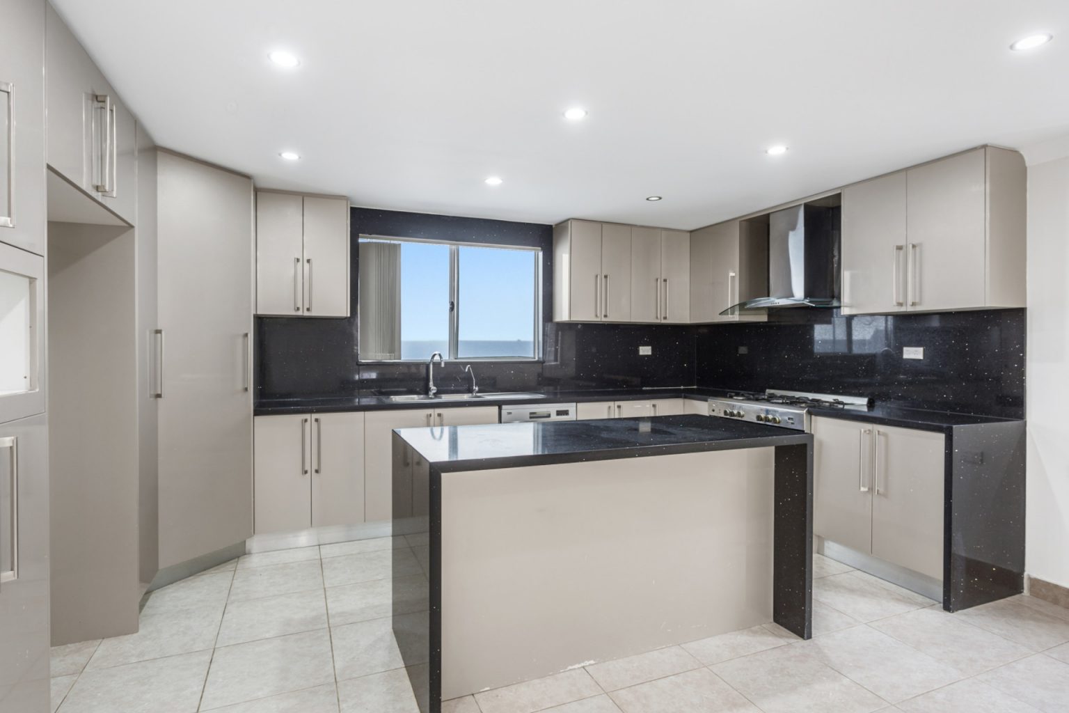 26 North Liverpool Road, Heckenberg NSW 2168 – photo 4 of 13