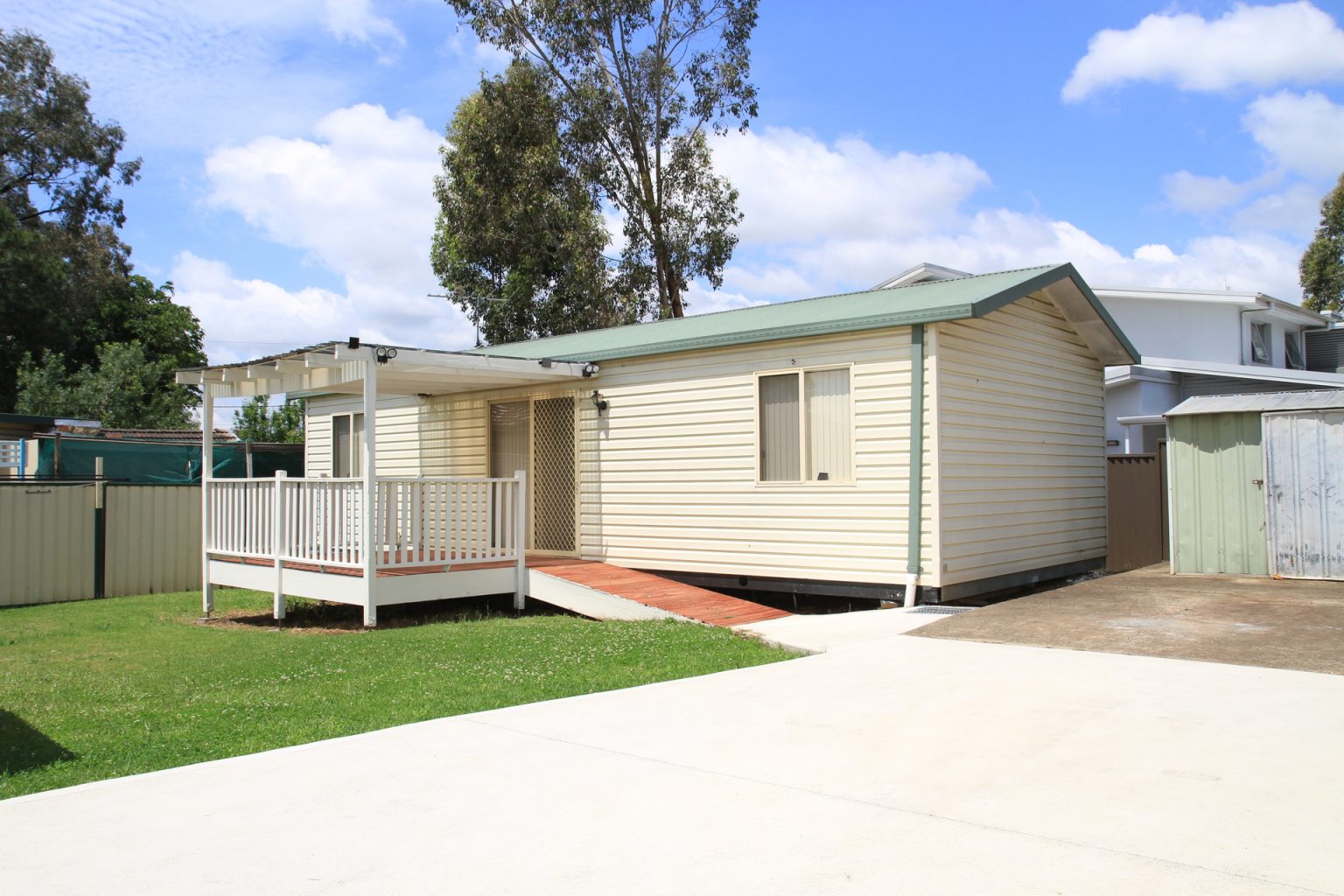 170 & 170a Elizabeth Drive, Ashcroft NSW 2168 – photo 2 of 9