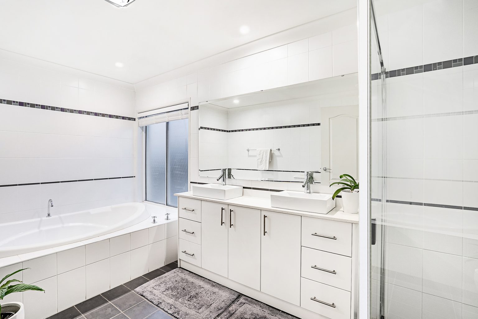 6 Padua Close, Prestons NSW 2170 – photo 7 of 10