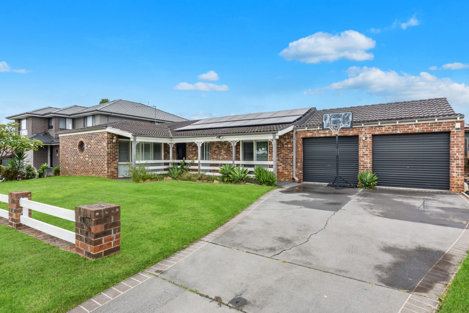 10 Yule Place, Glenfield NSW 2167 – photo 3 of 12