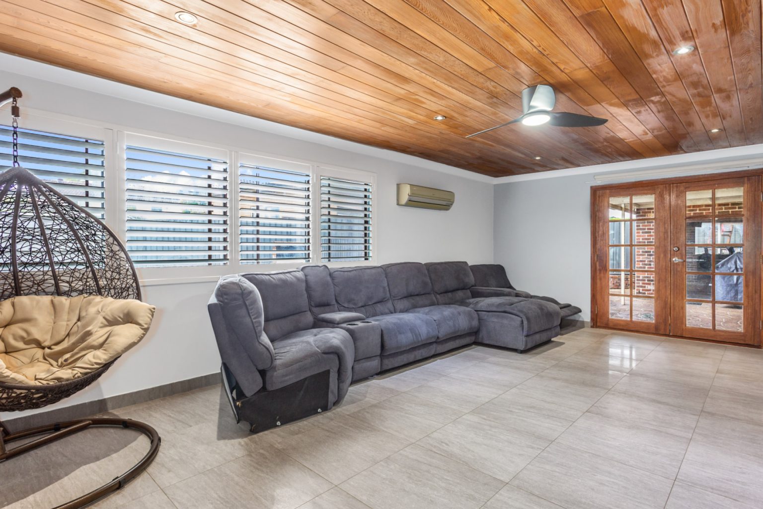 10 Yule Place, Glenfield NSW 2167 – photo 6 of 12