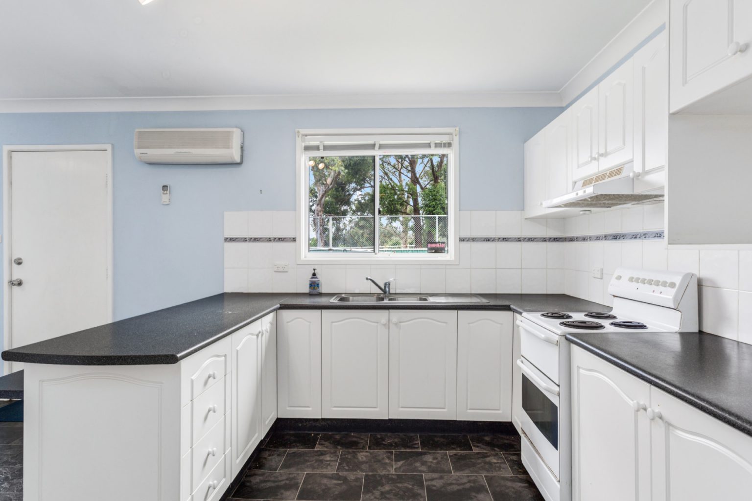 56 Stanwell Crescent, Ashcroft NSW 2168 – photo 5 of 12