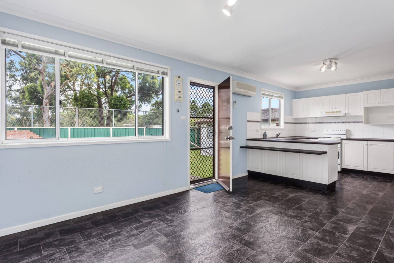 56 Stanwell Crescent, Ashcroft NSW 2168 – photo 3 of 12