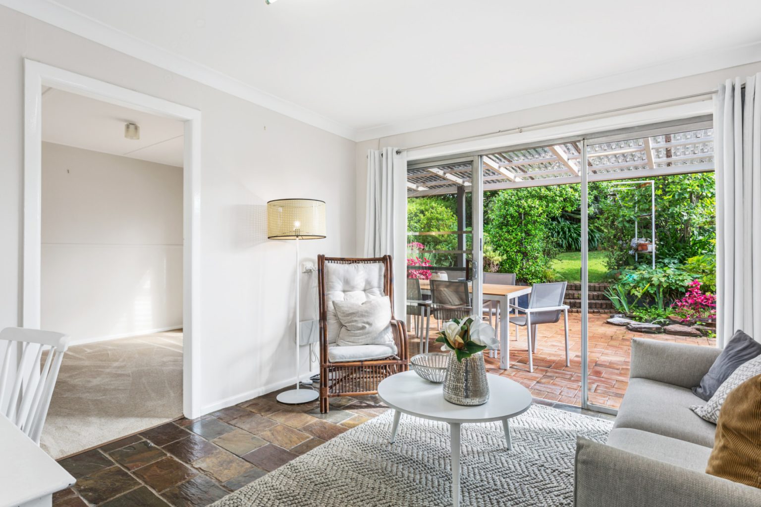 27 Tobys Boulevarde, Mount Pritchard NSW 2170 – photo 4 of 11