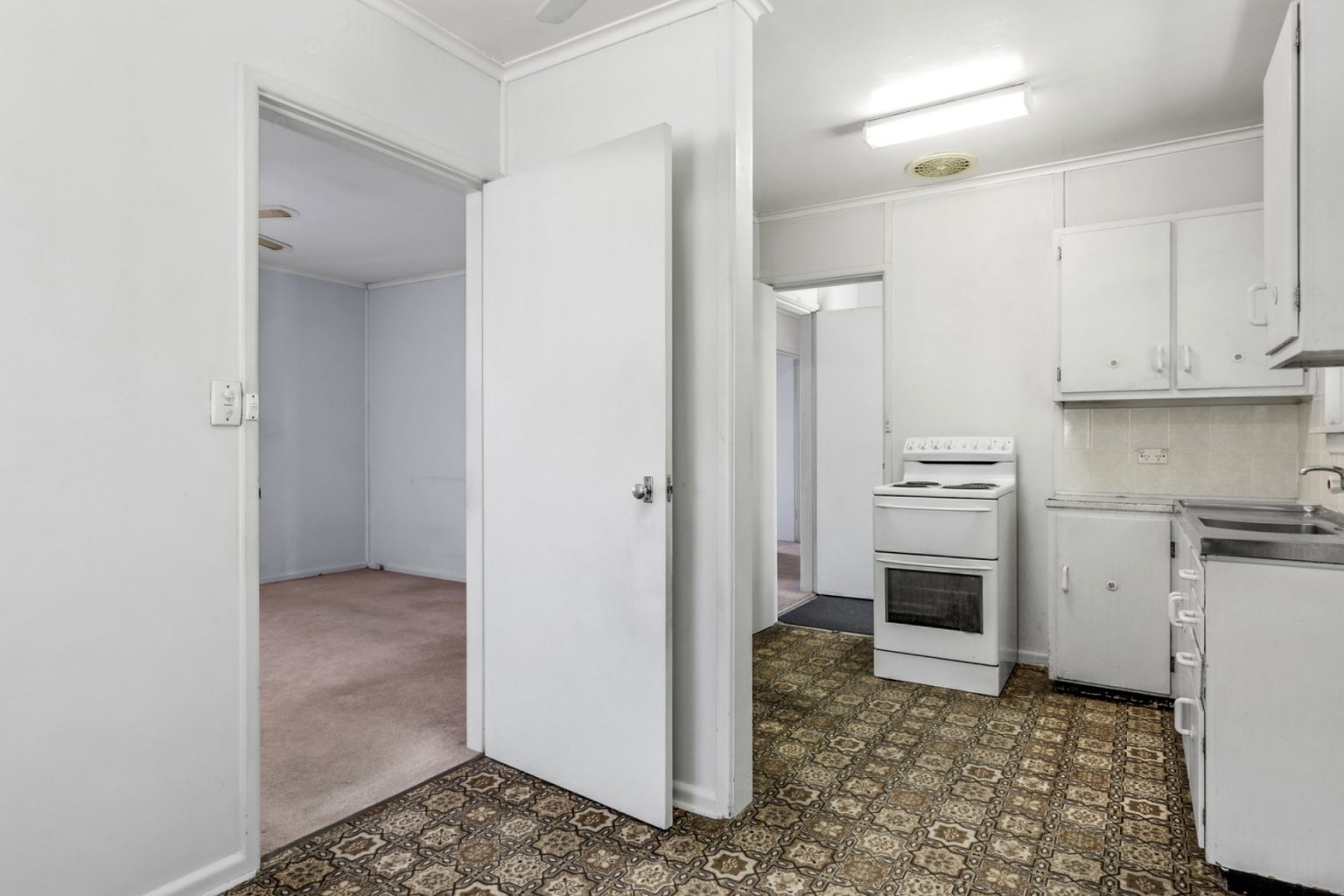 166 Elizabeth Drive, Ashcroft NSW 2168 – photo 4 of 11
