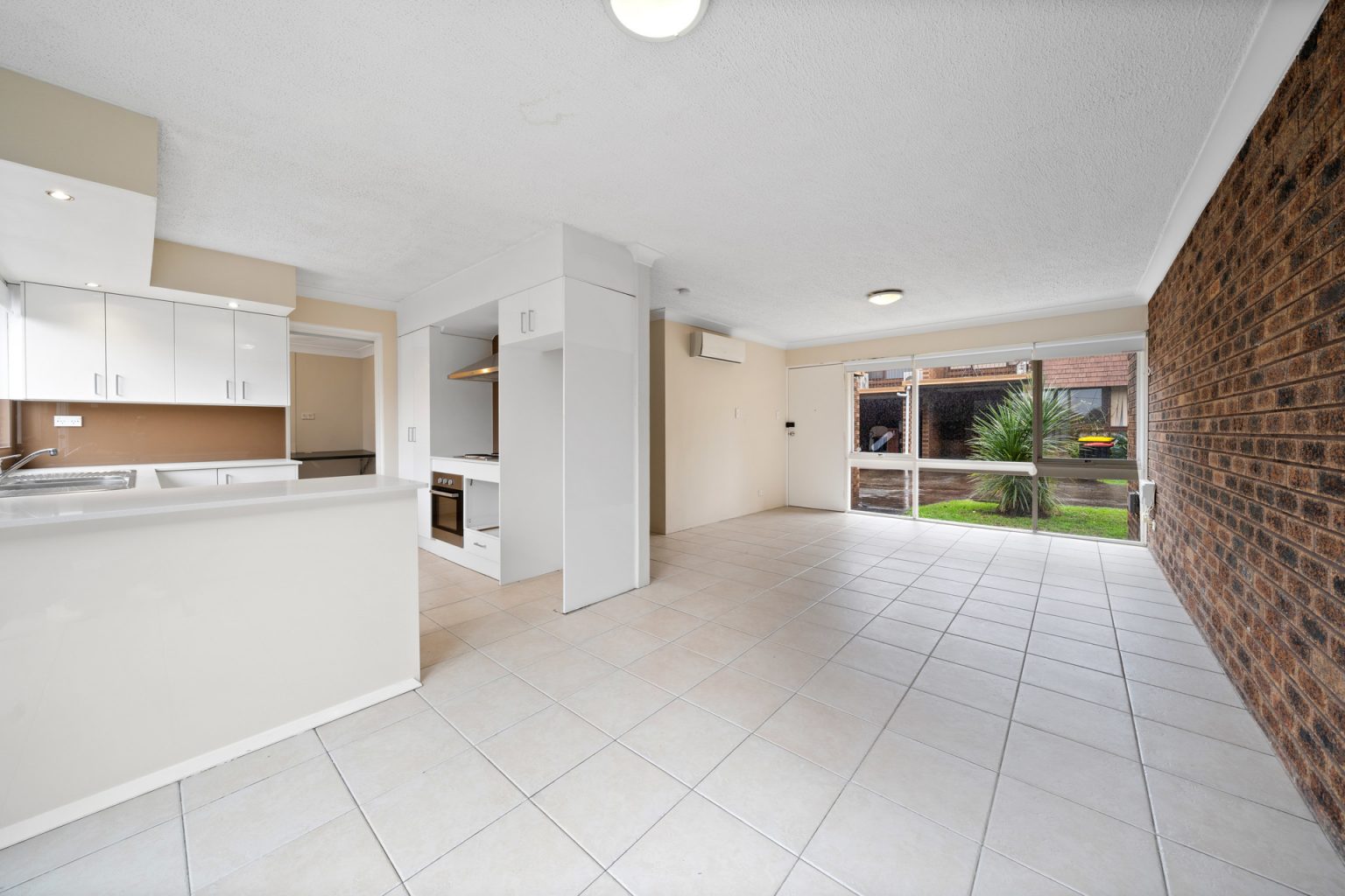5/100 Hoxton Park Road, Lurnea NSW 2170 – photo 3 of 6