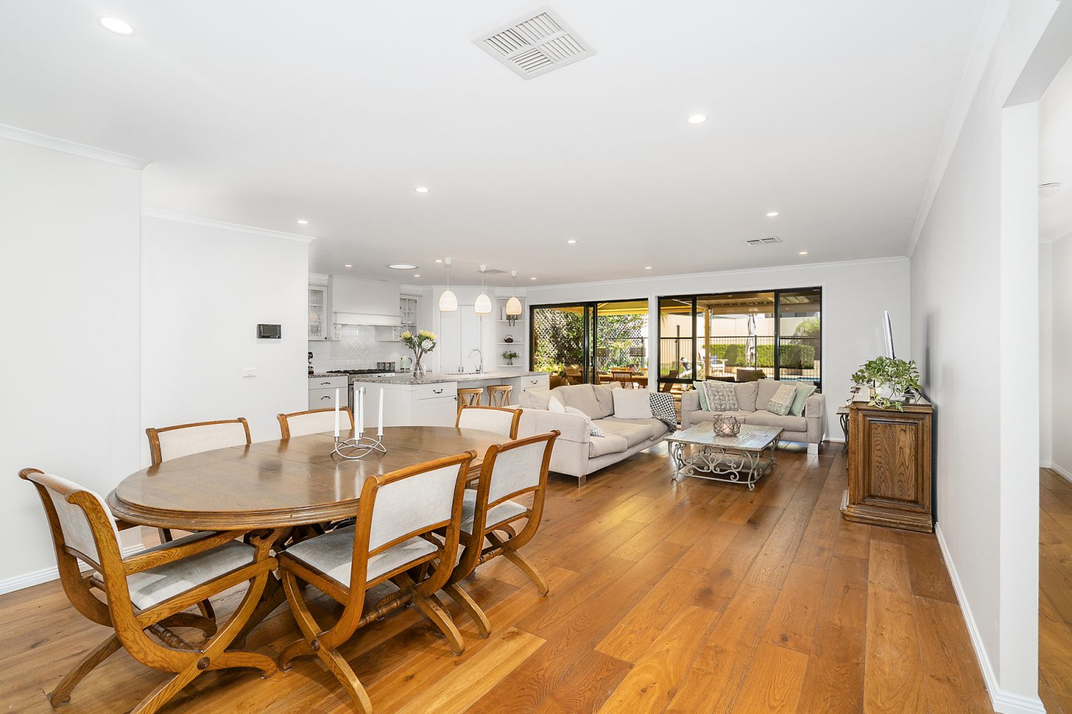 7 San Marino Drive, Prestons NSW 2170 – photo 5 of 13