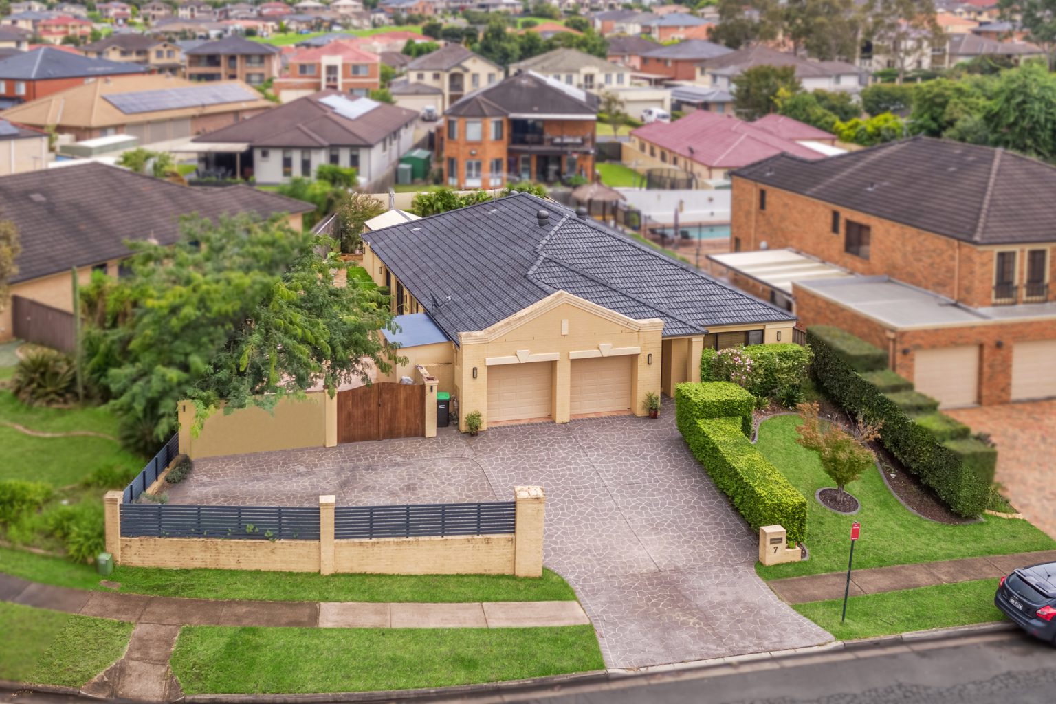 7 San Marino Drive, Prestons NSW 2170 – photo 2 of 13