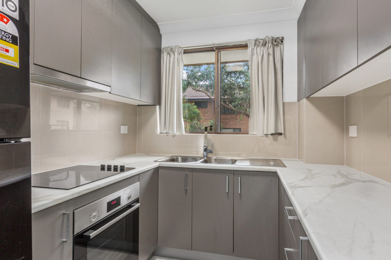 87/142 Moore Street, Liverpool NSW 2170 – photo 3 of 8