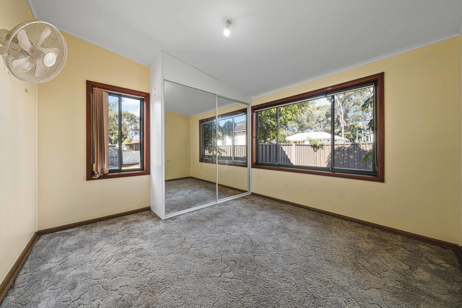 16 Wendouree Street, Busby NSW 2168 – photo 5 of 11