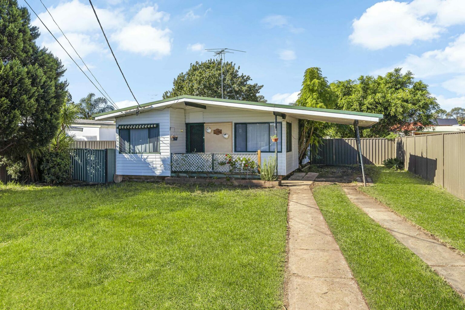 16 Wendouree Street, Busby NSW 2168