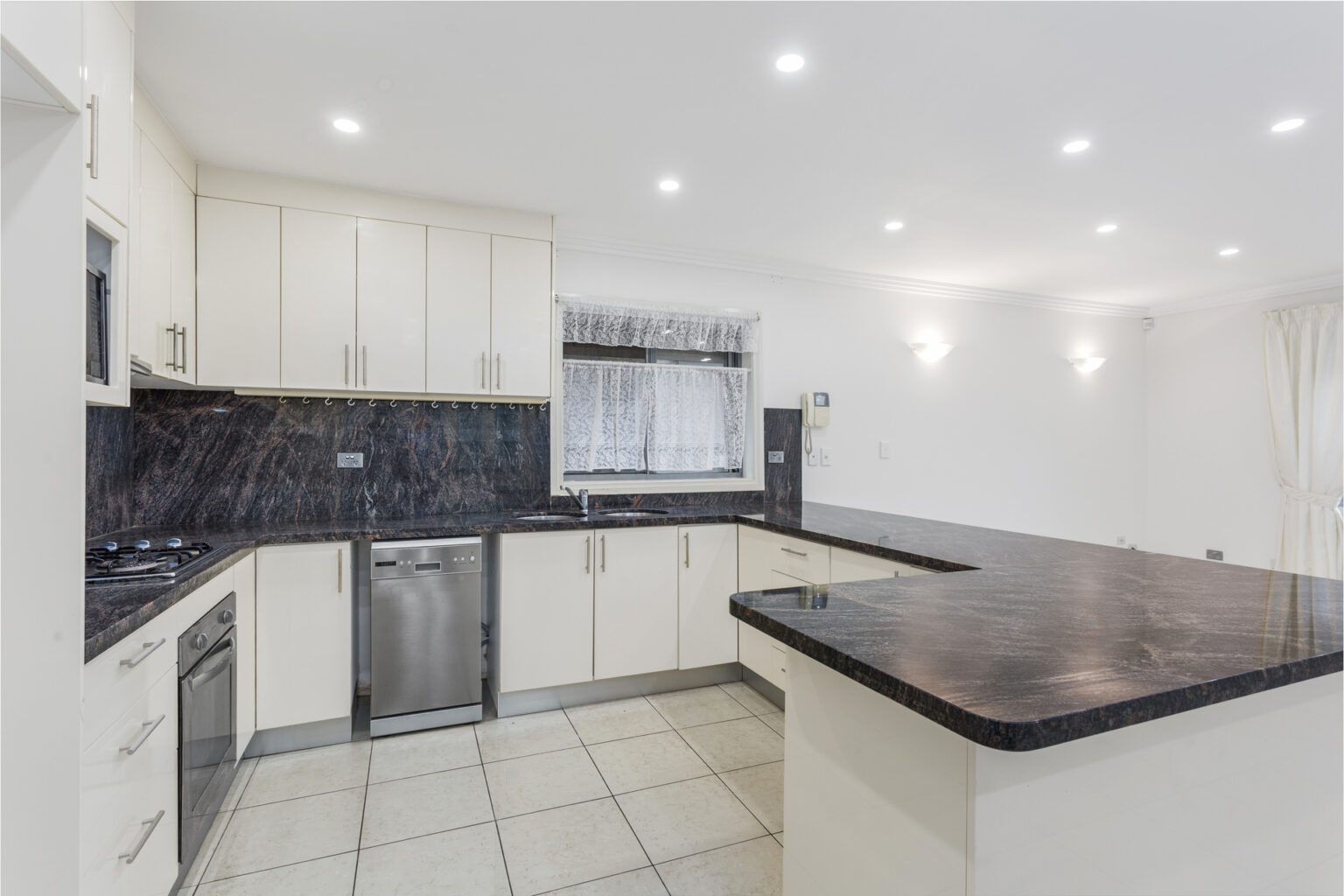 79 Sutton Road, Ashcroft NSW 2168 – photo 4 of 13