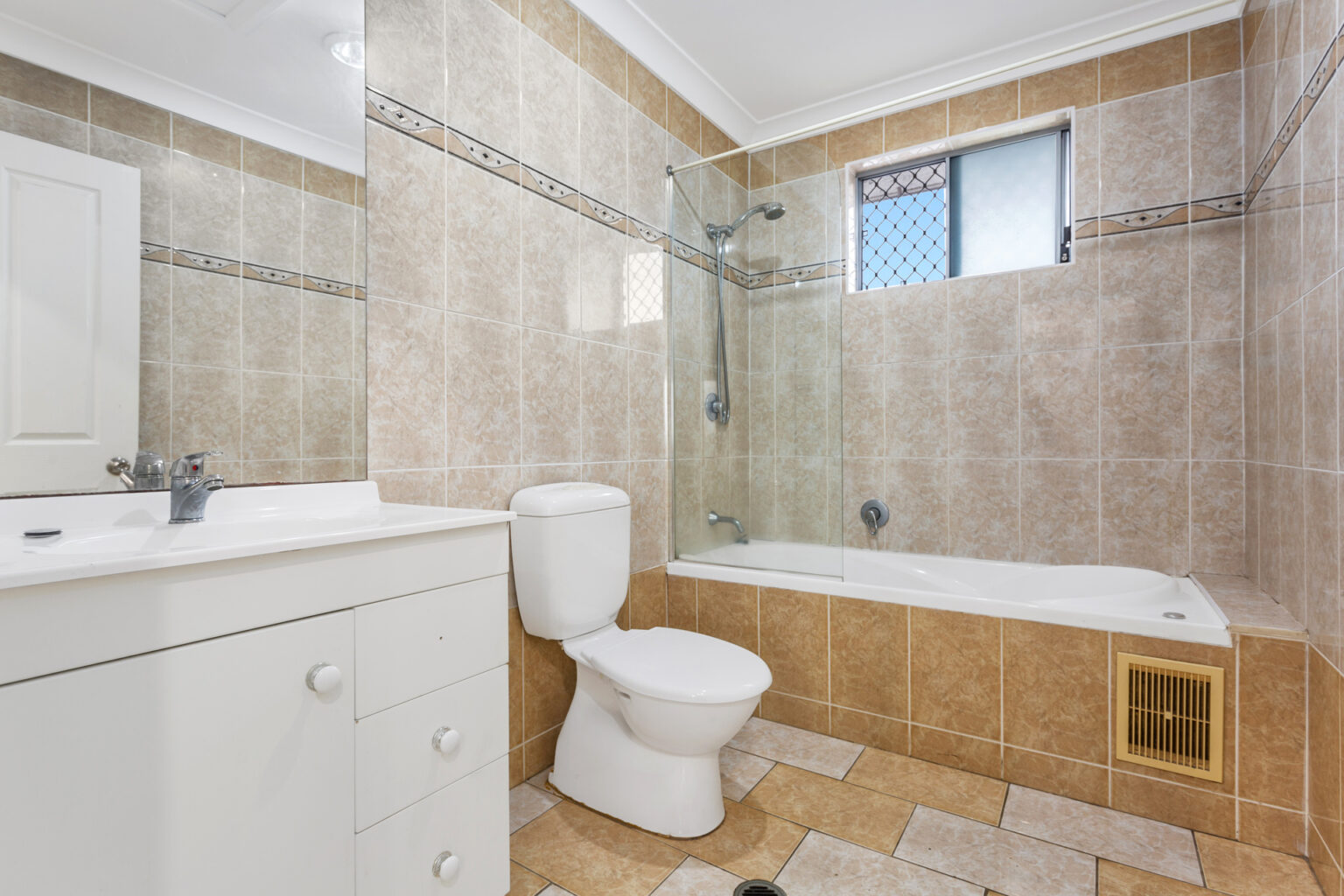 79 Sutton Road, Ashcroft NSW 2168 – photo 8 of 13