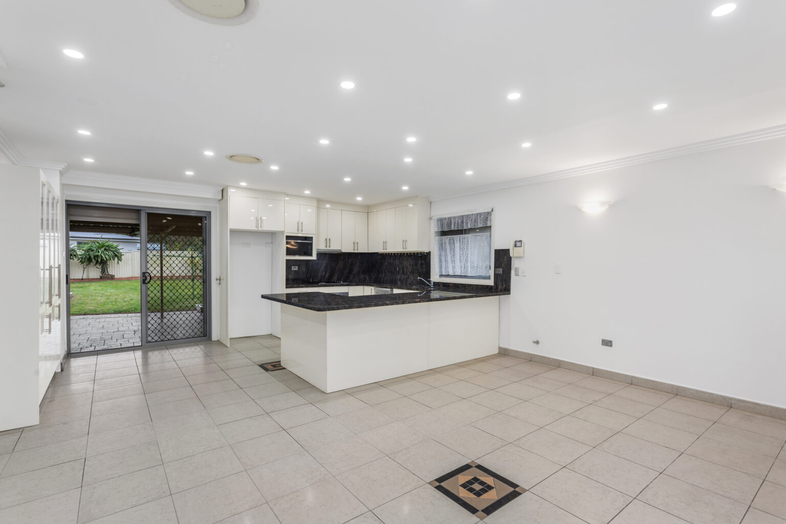 79 Sutton Road, Ashcroft NSW 2168 – photo 3 of 13