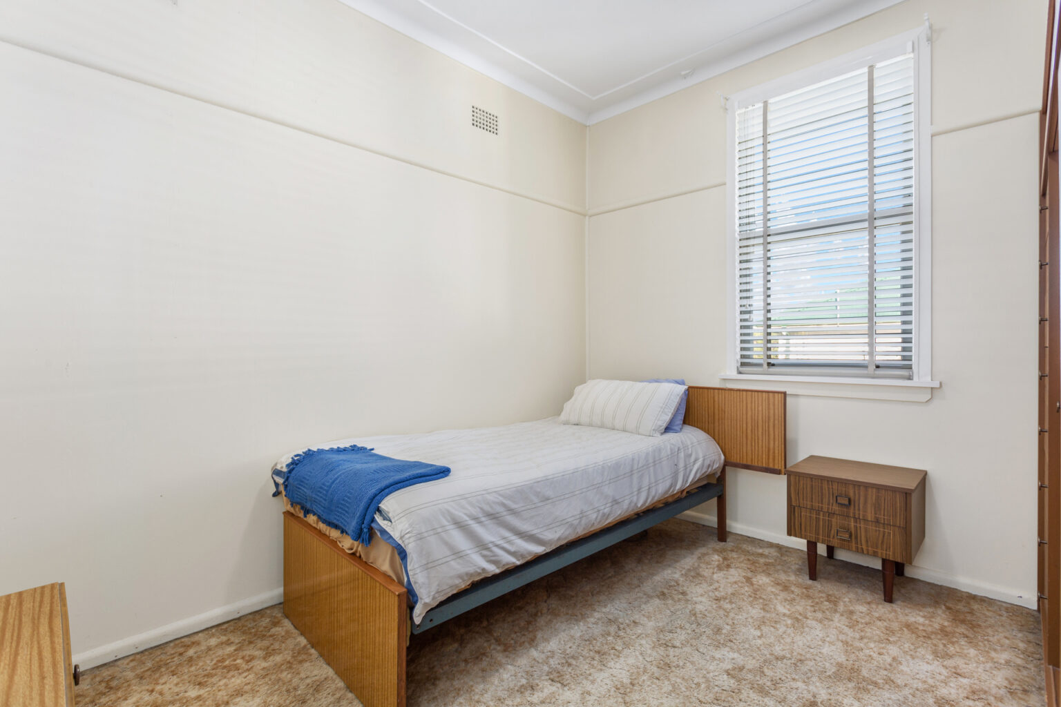 124 Townview Road, Mount Pritchard NSW 2170 – photo 6 of 9