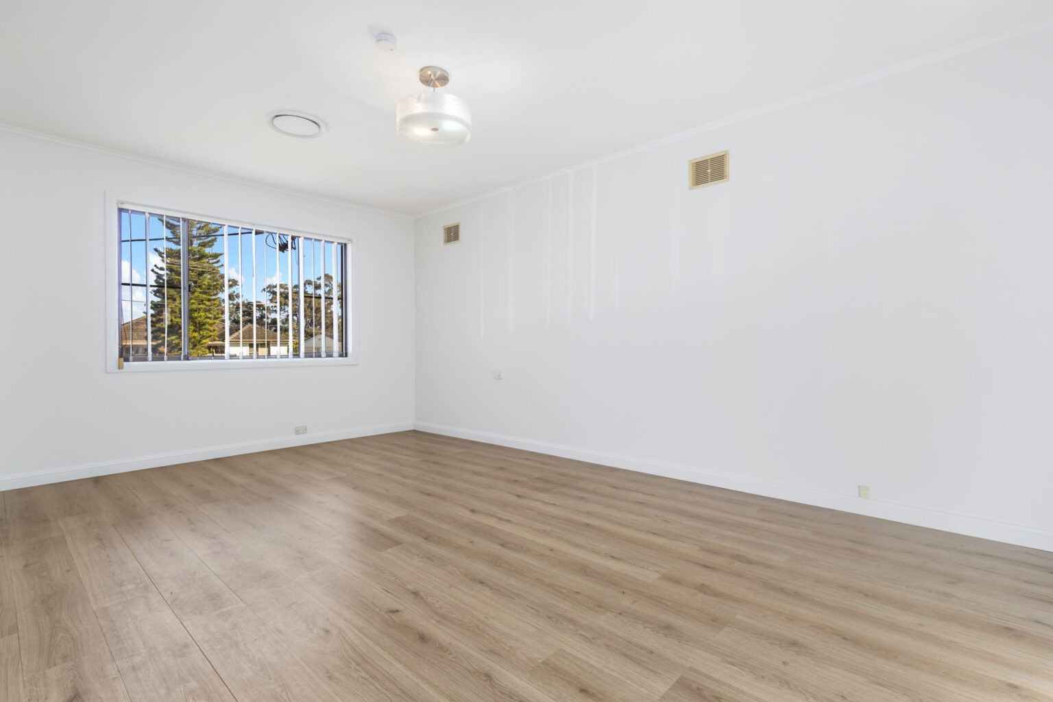 32 Trevanna Street, Busby NSW 2168 – photo 3 of 10