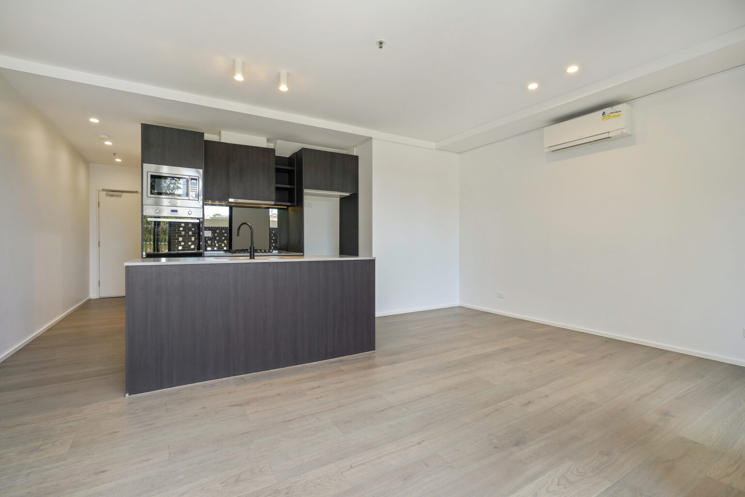 3/28 Shepherd St, Liverpool NSW 2170 – photo 3 of 8