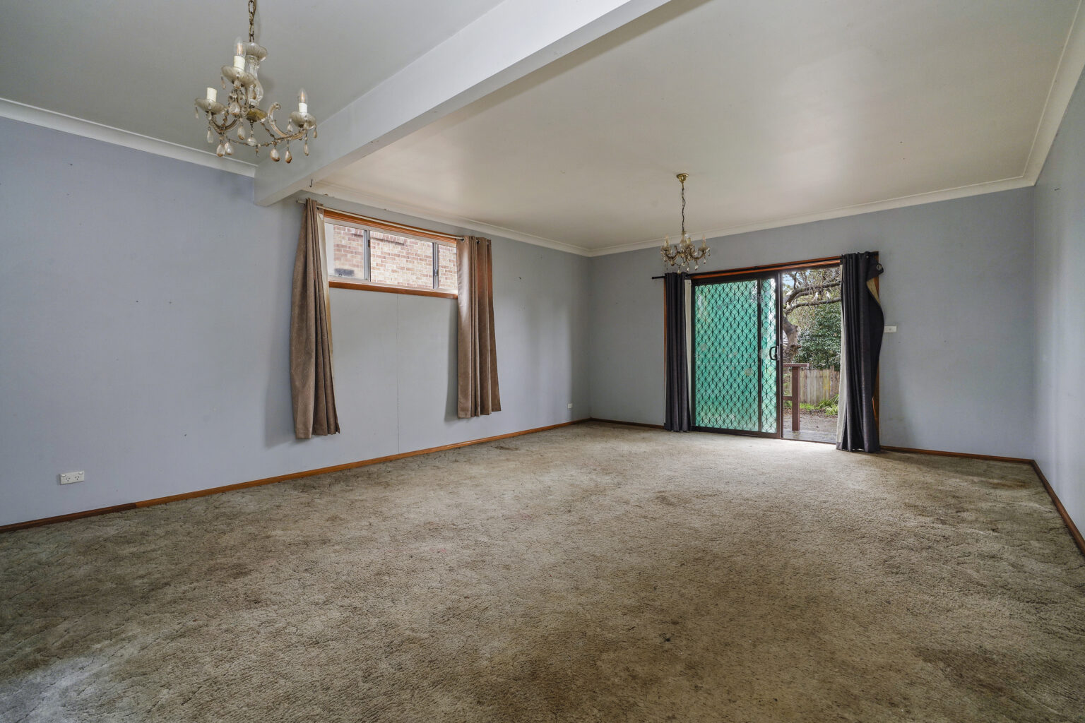 43 Surrey St, Minto NSW 2566 – photo 7 of 8