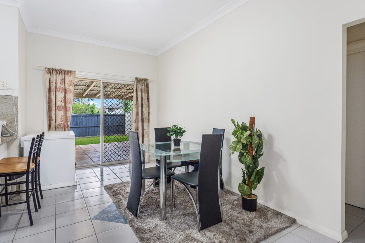 4/10 Yerona Street, Prestons NSW 2170 – photo 3 of 7