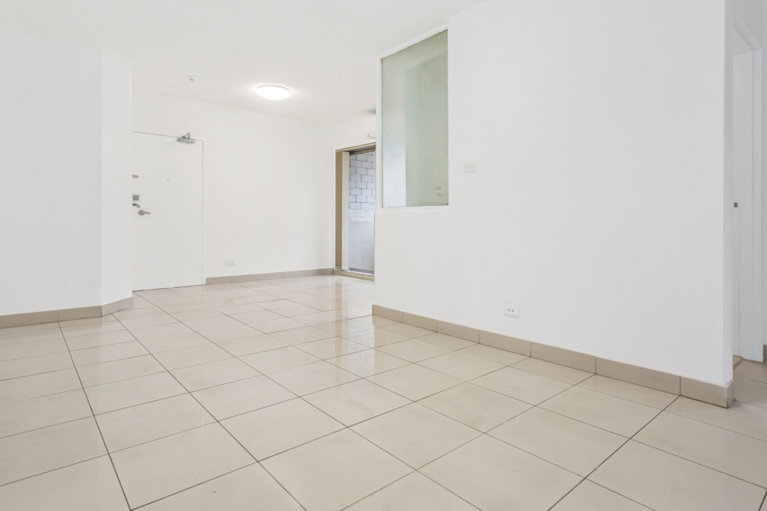 31/12 Goulburn Street, Warwick Farm NSW 2170 – photo 4 of 7
