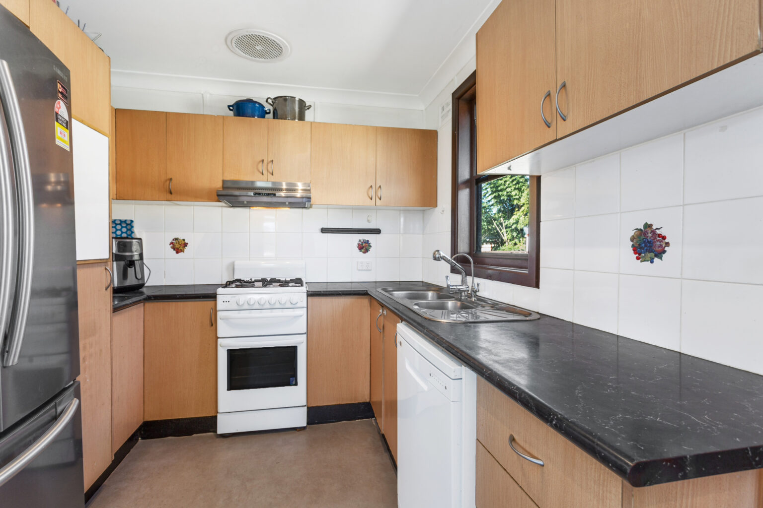 52 Sheriff Street, Ashcroft NSW 2168 – photo 4 of 11