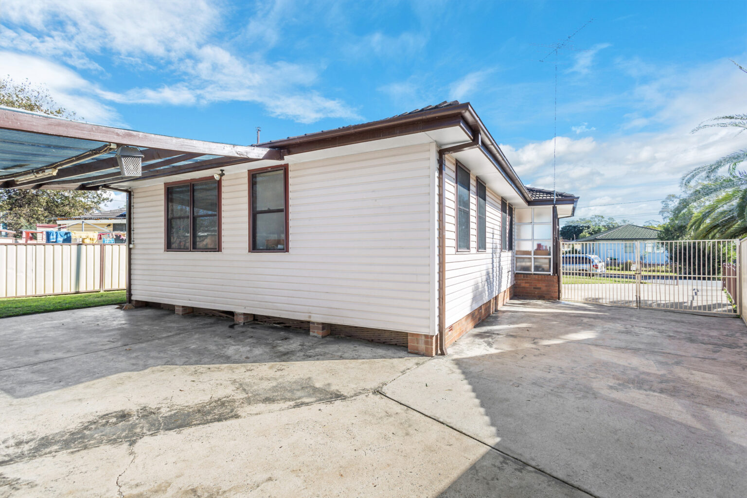 52 Sheriff Street, Ashcroft NSW 2168 – photo 9 of 11