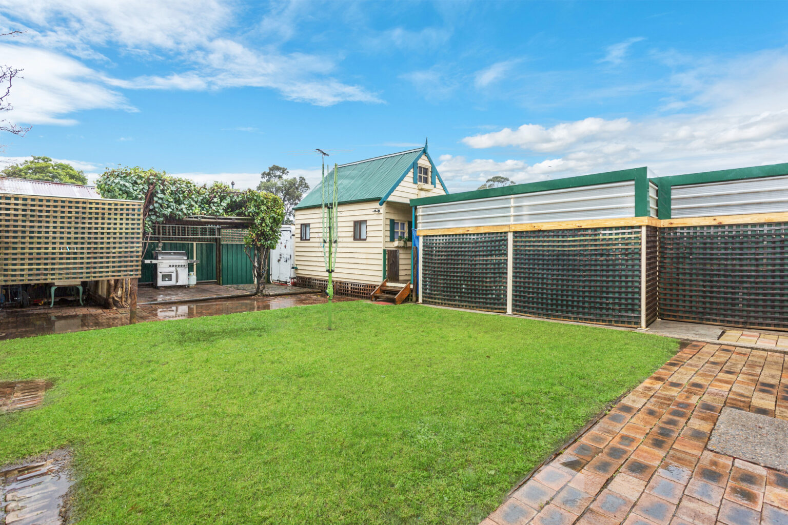 27 Kaluga Street, Busby NSW 2168 – photo 7 of 13
