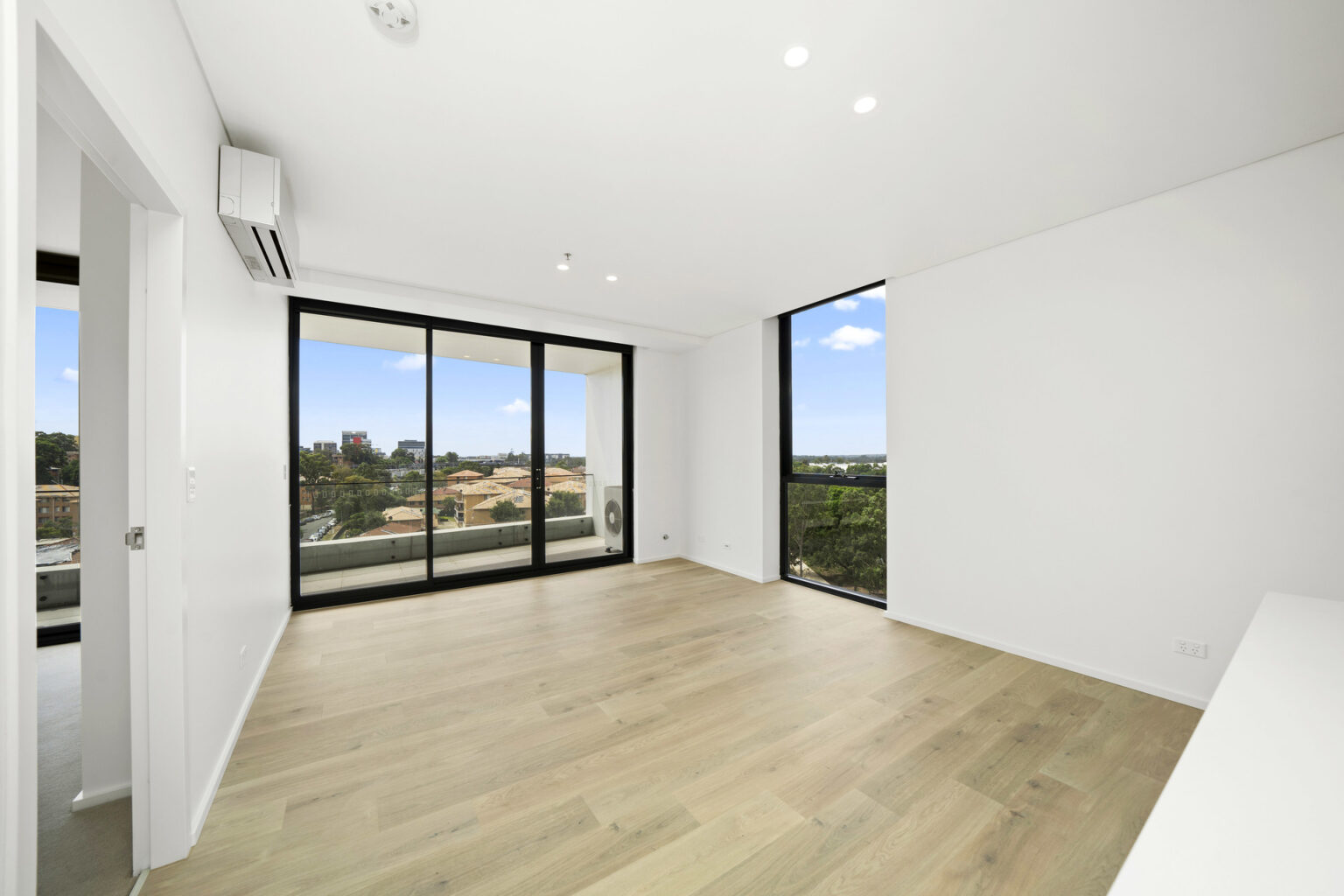 601/6A Atkinson Street, Liverpool NSW 2170 – photo 2 of 5