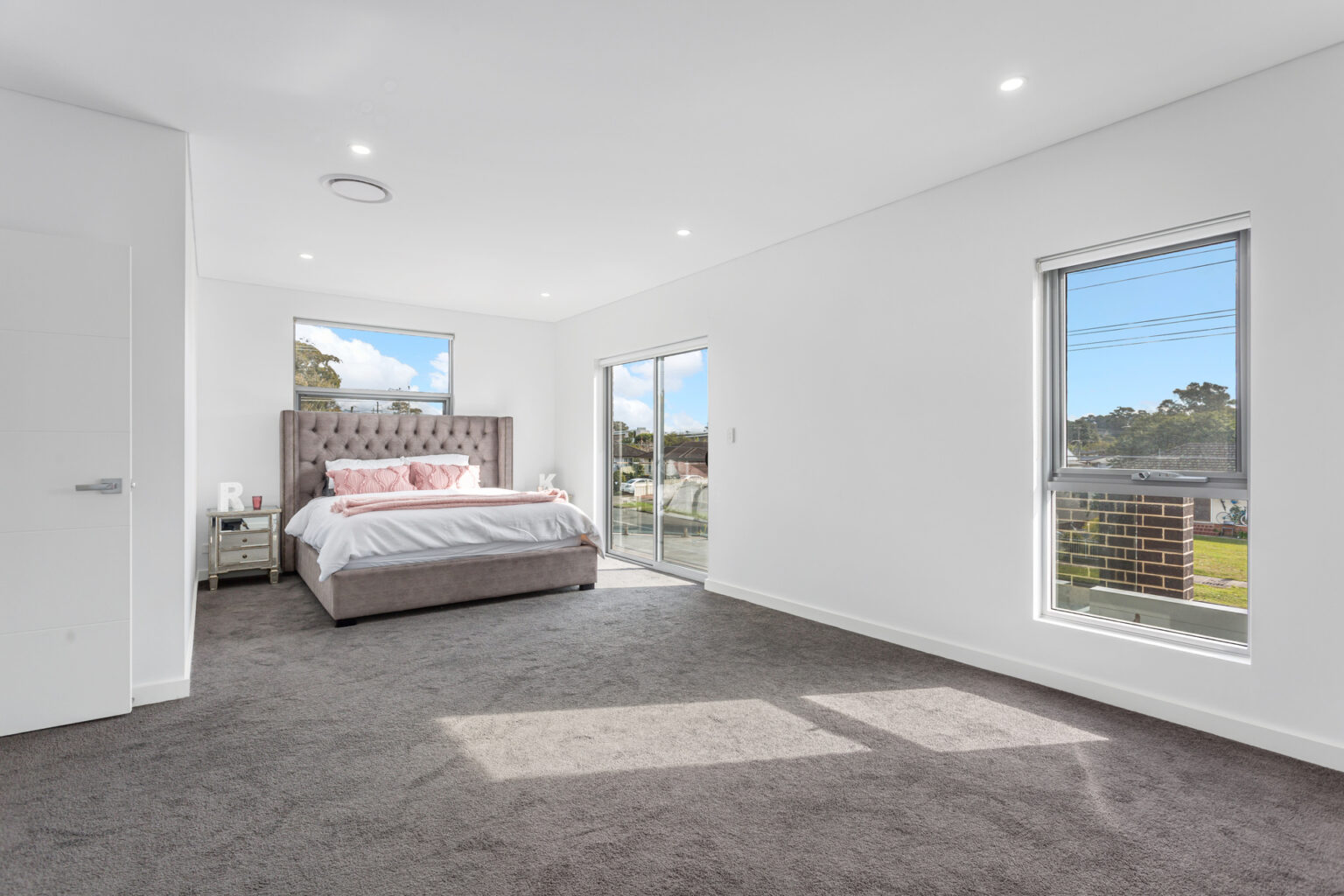 1 Stanwell Crescent, Ashcroft NSW 2168 – photo 5 of 12