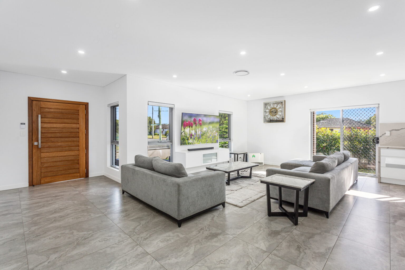 1 Stanwell Crescent, Ashcroft NSW 2168 – photo 3 of 12