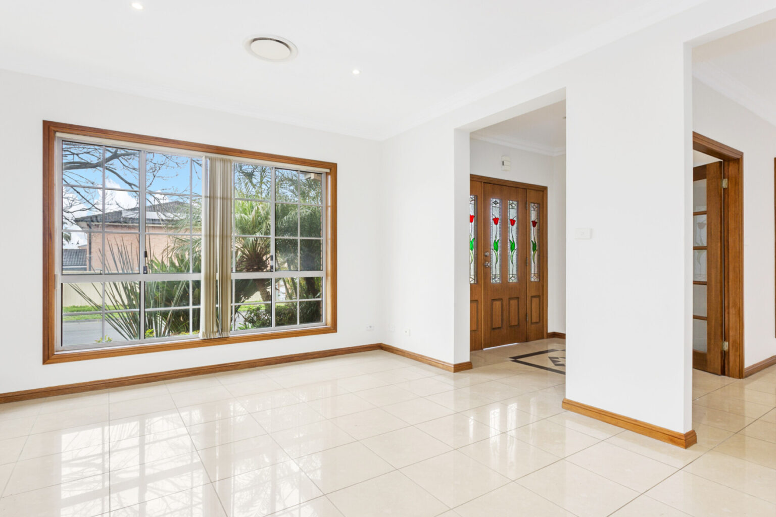 40 Carmichael Drive, West Hoxton NSW 2171 – photo 5 of 10