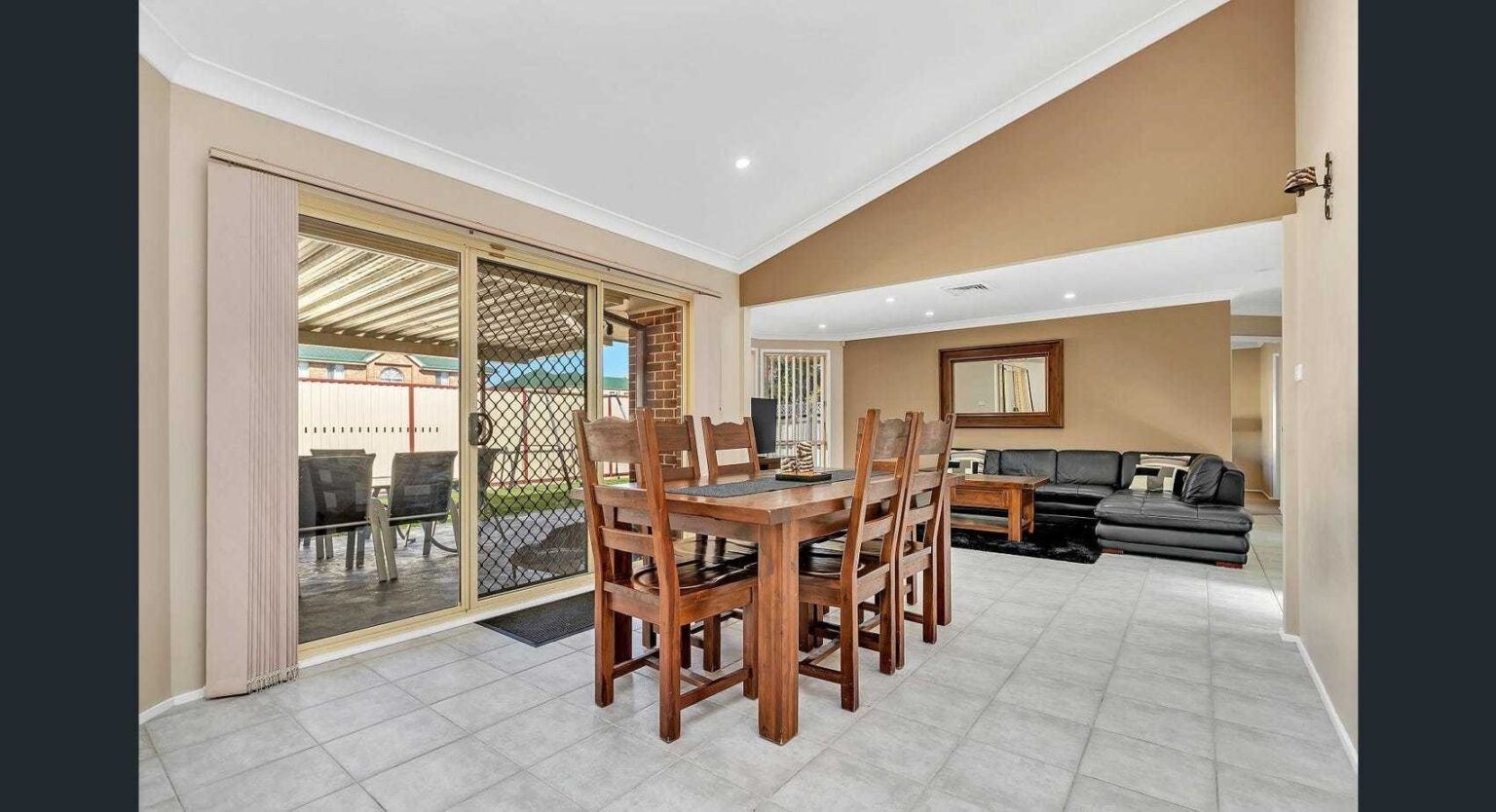 77 Wyangala Circuit, Woodcroft NSW 2767 – photo 5 of 13