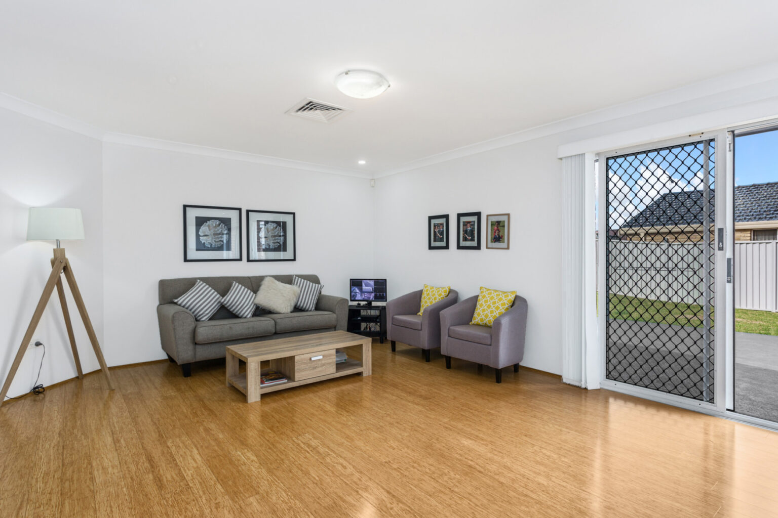 2 Fantail Place, Green Valley NSW 2168 – photo 3 of 11