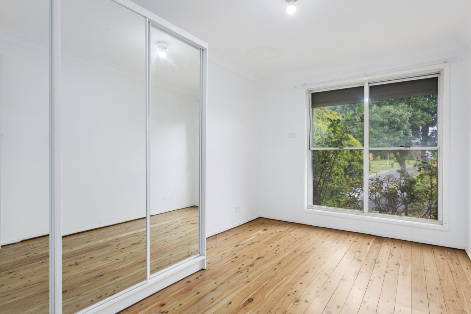 26 Semillon Crescent, Eschol Park NSW 2558 – photo 5 of 8