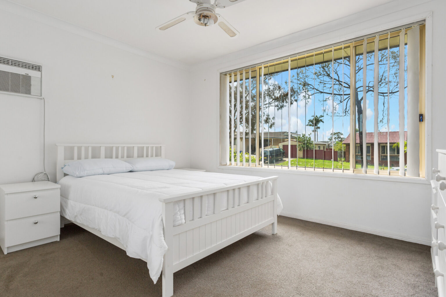 2 Oliveri Crescent, Green Valley NSW 2168 – photo 6 of 10
