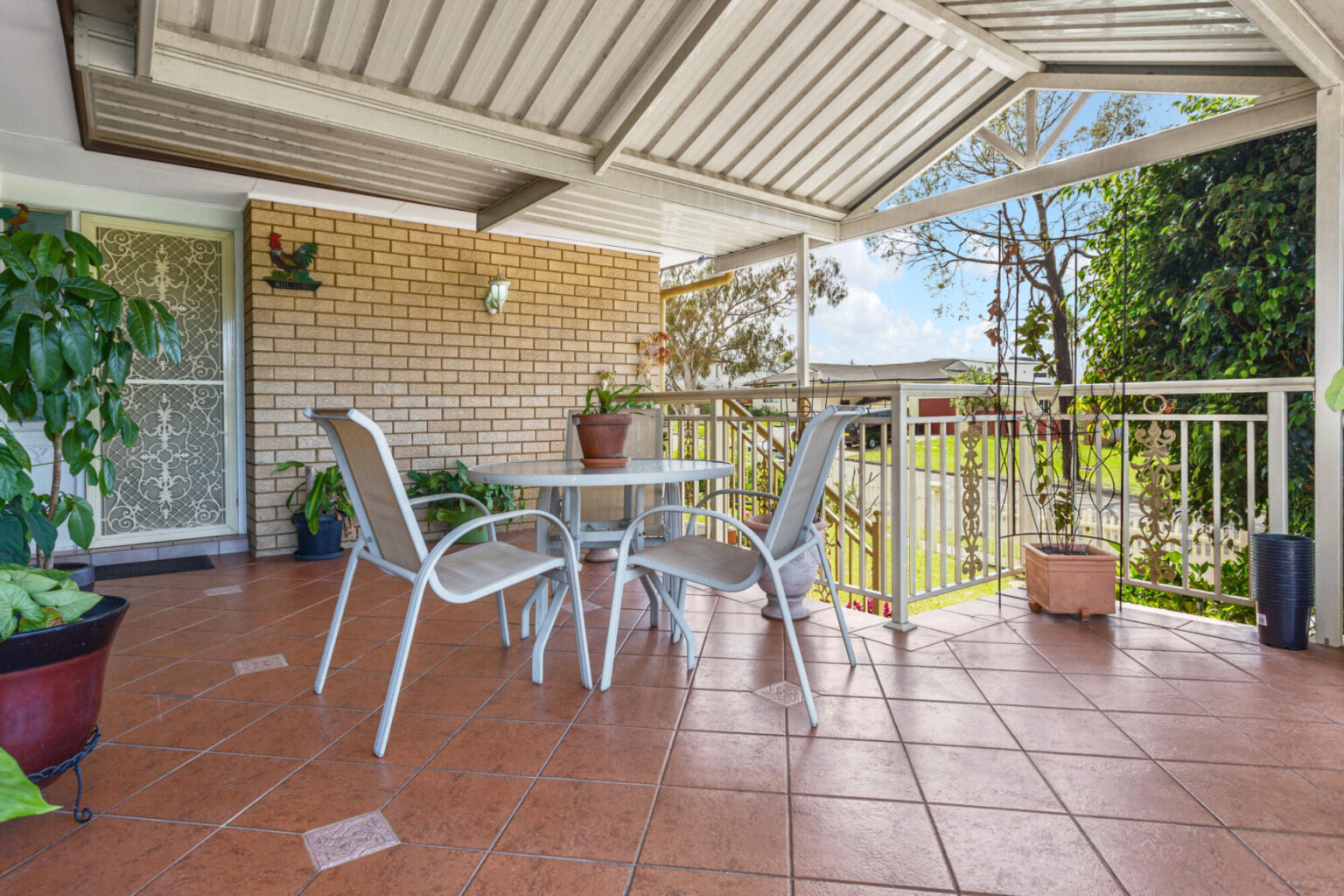 2 Oliveri Crescent, Green Valley NSW 2168 – photo 2 of 10