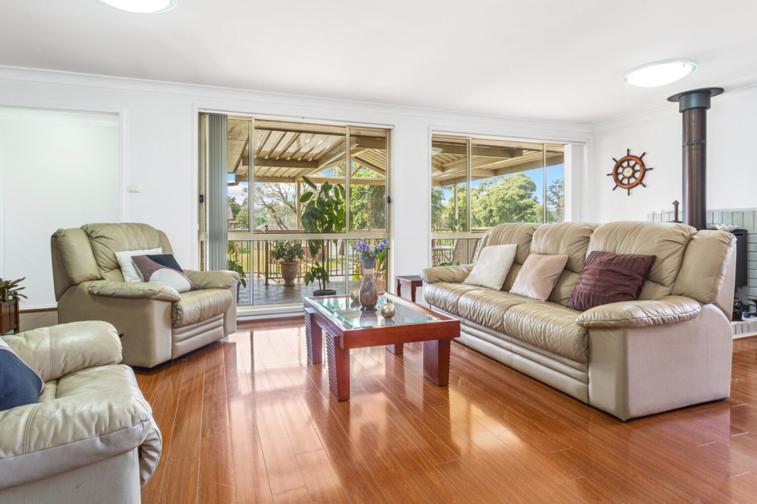 2 Oliveri Crescent, Green Valley NSW 2168 – photo 3 of 10