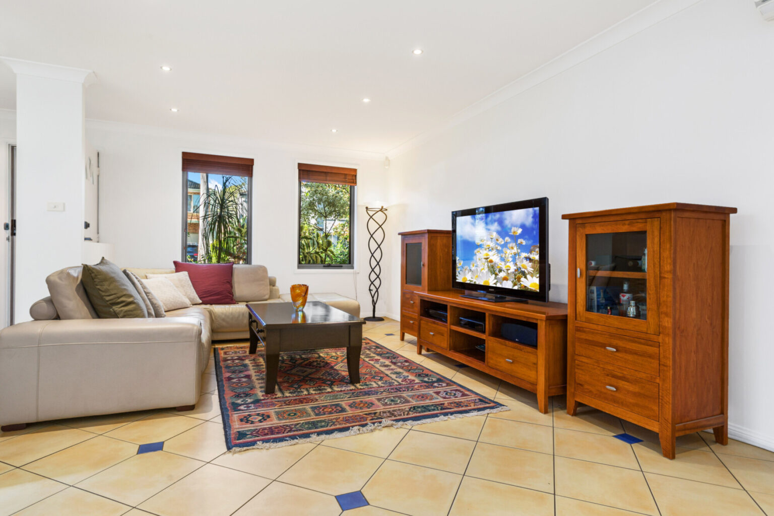 16 Carruthers Drive, Horningsea Park NSW 2171 – photo 2 of 10